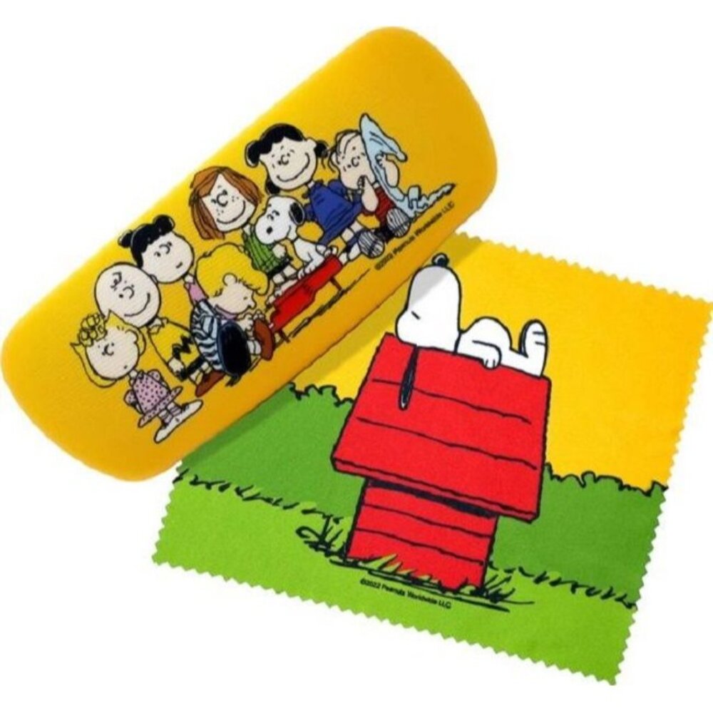 New Peanuts Snoopy 6" Eye Glass Case Hard  Cleaning Lens Cloth Charlie Brown NIP